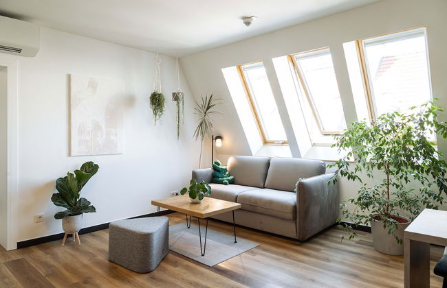 Urban Jungle Apartments - Photo 54