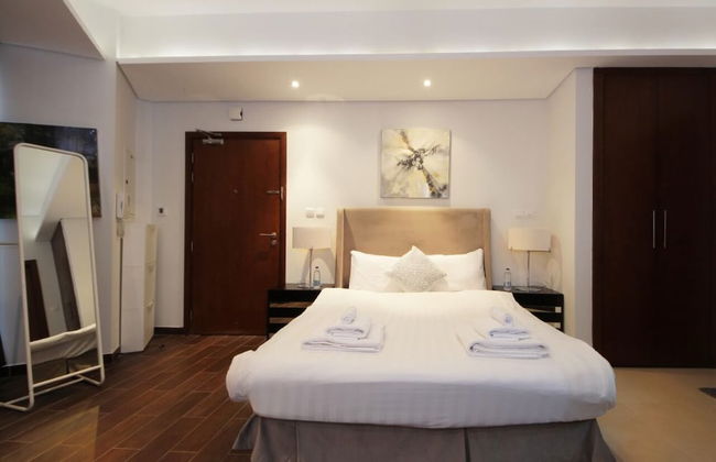 Studio Apartment in The Matrix Tower - Photo 2