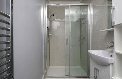 Modern City Centre Apartment in Central Hub - Foto 19