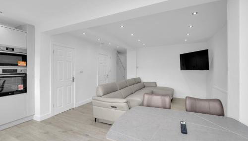 4 Bed - Sleeps 8 - Free Parking - Garden - Foto 4