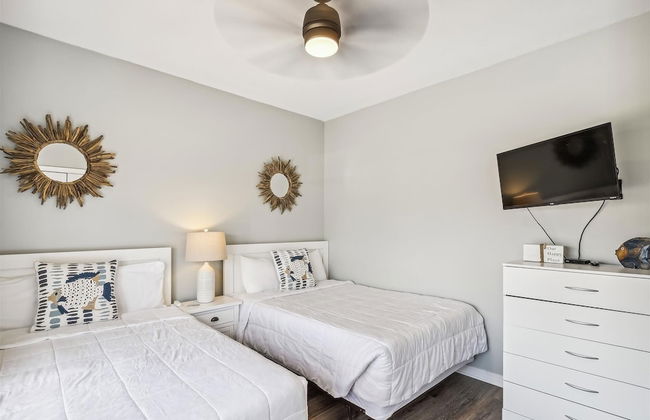 SPC 9232 is a Beautiful recently upgraded 2 BR with Free Beach Service by RedAwning - Foto 4