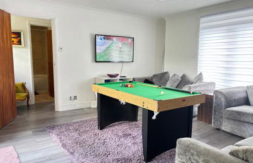 The Luxe 2BR Specious Bungalow - Garden & Parking - Foto 2