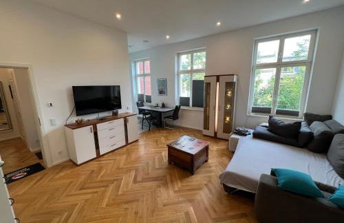 Exklusive Altbauwohnung mit Arbeitsplatz WE5 - Foto 1