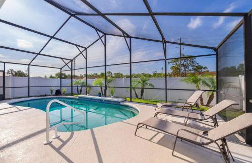 Private Paradise! Stunning south-facing pool home - Foto 33