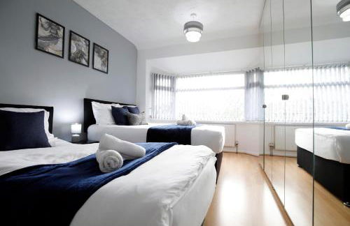 Spacious 3BR by Avalora Shortlets & Serviced Accommodations Queensway with big garden, Near train station - Foto 15