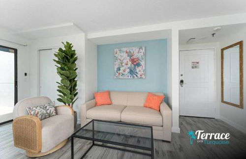 Fireworks View Studio Condo with Terrace and Kitchenette - Foto 5