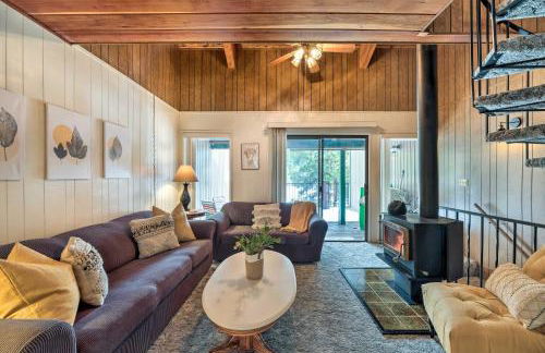 Pinecrest Retreat with Fireplace! - Photo 11