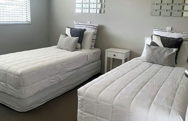 Ocean Breeze Resort - Photo 7