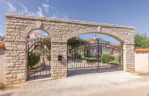 Two-Bedroom Holiday Home In Rebici - Foto 14