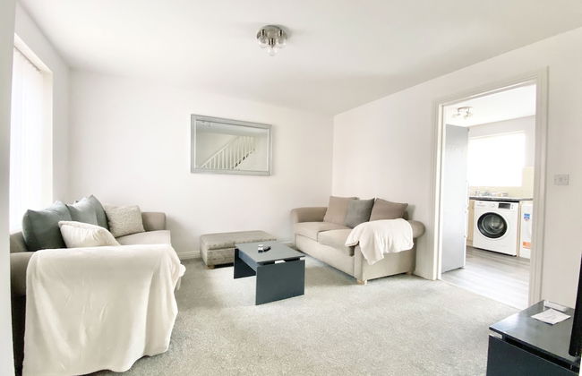 Ammaculate 3 Bedroom Property Near Caltic Manor - Photo 9