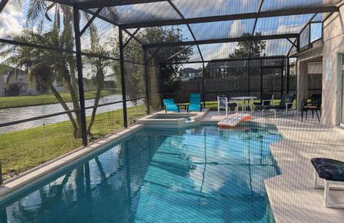 Large lakeside 5 bed villa with private pool - Foto 3