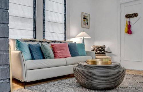 Fourth House - Eclectic and fun 1BR in SPR - Photo 6