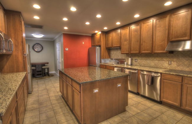 319 El Matador 2 Bedroom Condo by RedAwning - Photo 10