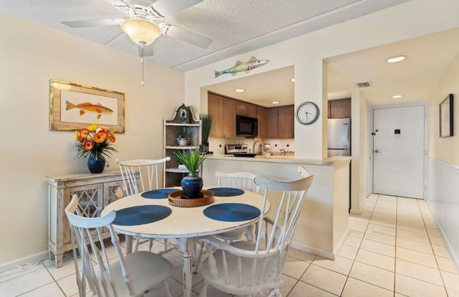 Just Beachy~ocean View~2nd Fl 2 Bedroom Condo by RedAwning - Foto 34