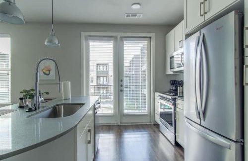 Boulevard Stays Pool Gym Parking 1BR King Suite C - Foto 13