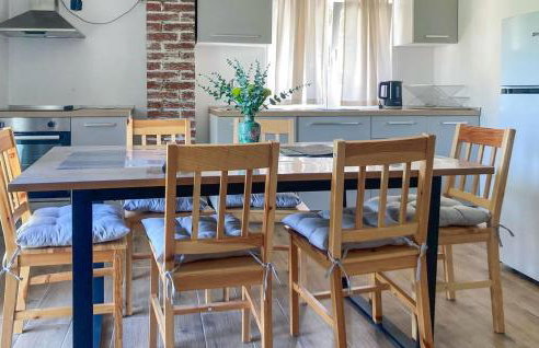 Nice Apartment In Gruda With Kitchen - Photo 4