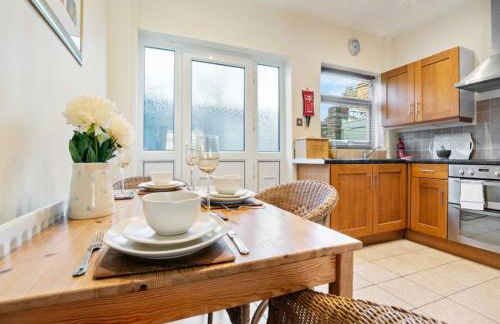 Pass the Keys 55 Heworth Village Wonderfully Cosy Family Home in York - Foto 17