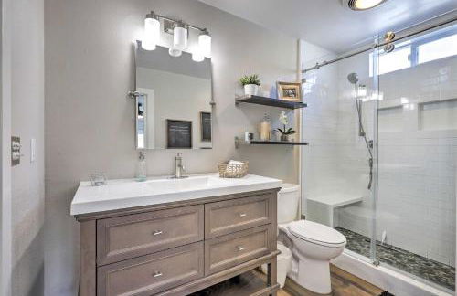 Remodeled Home with Spa and Deck Walk to Dillon Beach - Foto 16