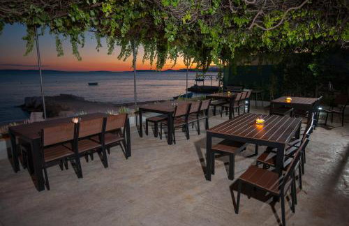 Seaside Luxury Suites - Photo 50