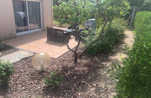 Magnifique bas de villa deux chambres situé prés des plages et du golf - Photo 12