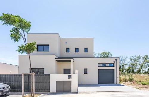 Villa Miray - Beach & Pool - Photo 22