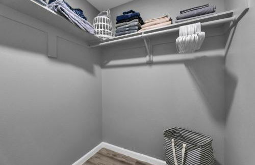 Bright 1BR Condo close to Food and Entertainment - Foto 5