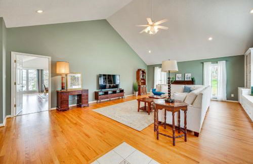 Lakefront Troutman House with Spectacular Sunsets! - Foto 4