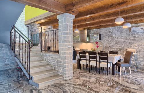 Villa Patrick-Luxury stone house in the center of Istria - Photo 28