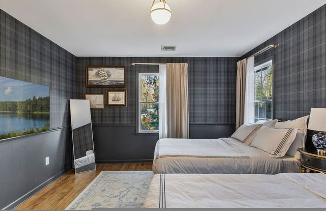 Elegant Spring Stay on Peaceful Retreat - Photo 60