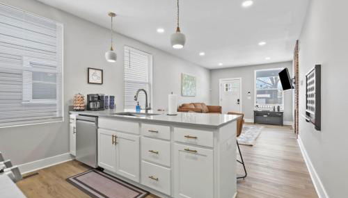 Massive home downtown with Hot Tub - Foto 3