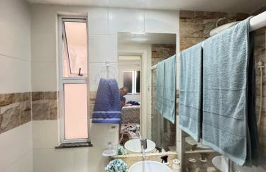 Apto completo com ar, piscina 2 quartos - Foto 11