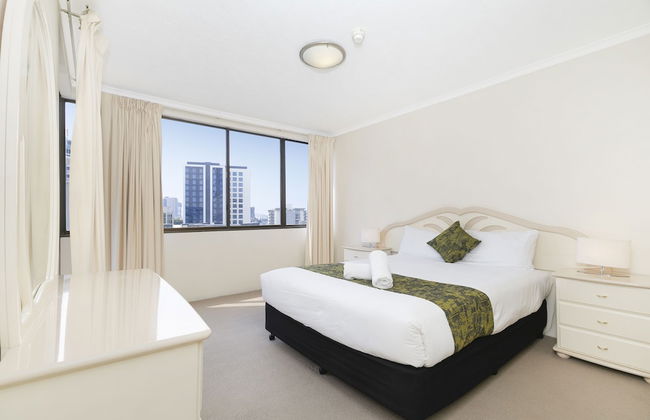 The Astor Apartments - Photo 9