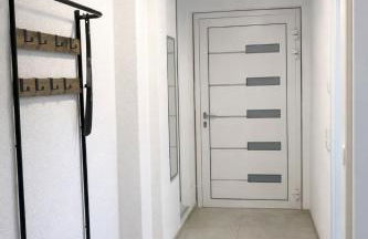 STN Business Suite - Ferienwohnung mit Parkplatz & Balkon, Terrasse & Fußbodenheizung, Netflix Premium, Zentral zu Audi & Schwarz Gruppe - Foto 18