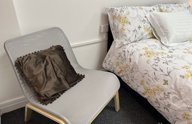 Double bed with attached Bath & Balcony - Photo 1