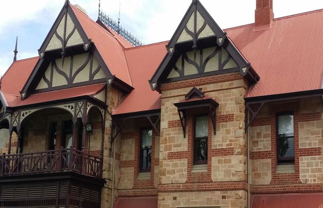 Promenade dans les collines, les places et les parcs - Photo 3