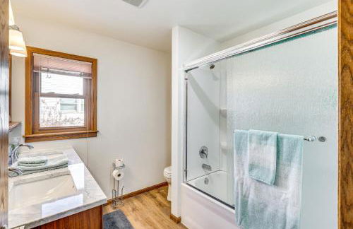 half Mi to Dtwn Pierre Family Home with Patio - Foto 12