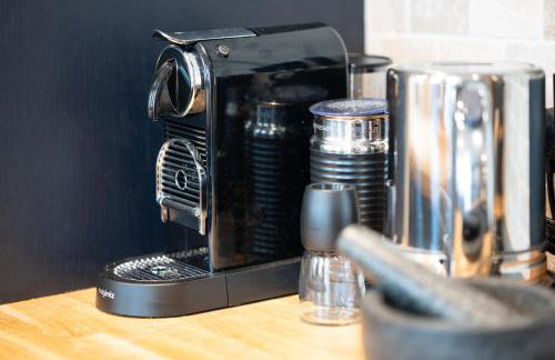 Spacious City-Centre House near Train Station & Business School, with Garden - Foto 8