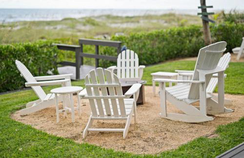 Oceanfront Cocoa Beach Vacation Home Private Beach, Tiki Bar & Family Fun - Foto 6