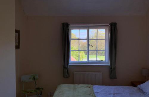 Country cottage overlooking fields with garden room - Foto 31