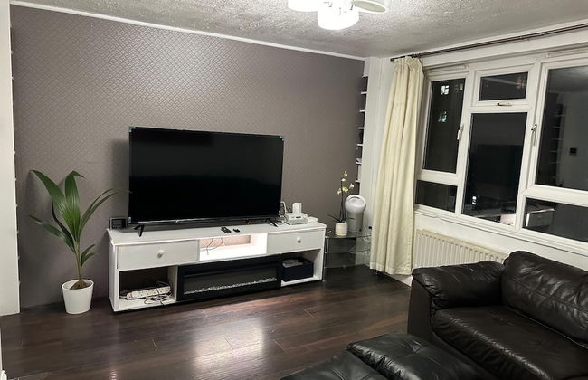 Stylish 1BR Apt w/ Fireplace & High-speed Wifi - Foto 9