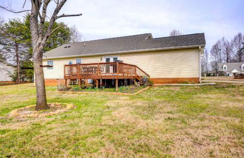 Browns Summit Vacation Rental with Fire Pit! - Photo 27