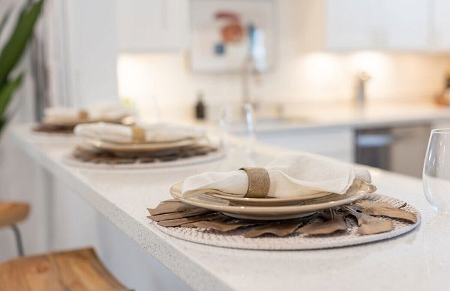 New Waterfront Oasis, Minutes to Beach, Eats, Shops - Foto 35