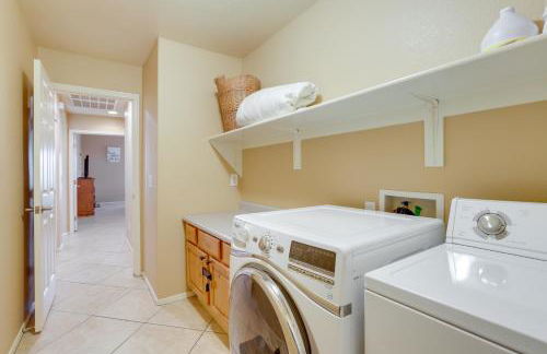 Golfers Oasis with Heated Pool in Avondale! - Foto 25