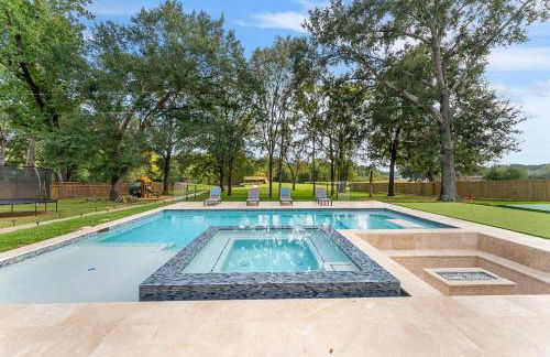 Pickleball & mini-golf, Pool/Spa, Epic Gameroom! - Photo 37