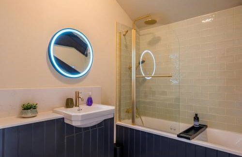 Luxury Riverside Duplex Apartment for 4 - Photo 29