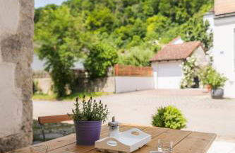 Gehobenes Ambiente in historischer Wohnung - Photo 47