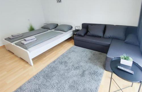 ALFA Apartment Stuttgart Mitte 2 Zimmer City-Lage Berliner Platz Balkon Netflix Küche WM l 2BR 5 Beds 6 People l Fully equipped Kitchen & Bathroom - Foto 9