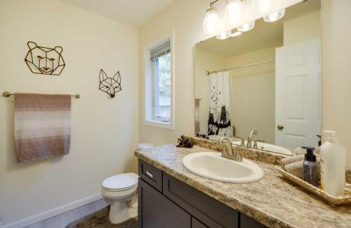 Waterfront Webster Cabin with Dock on Warner Lake! - Foto 19