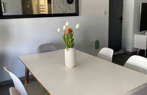 Gîte confortable avec piscine, parking et Wi-Fi à La Suze-sur-Sarthe - FR-1-410-399 - Photo 3