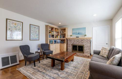 Quaint and Charming 4BR Tranquil Palo Alto Retreat - Photo 10